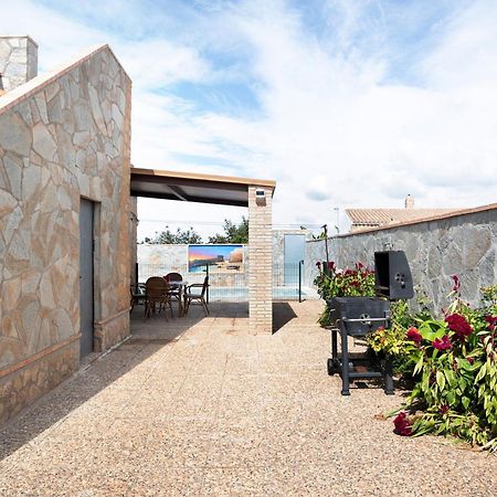 Casa Isabel Villa โกนิล เด ลาฟรอนเตรา ภายนอก รูปภาพ