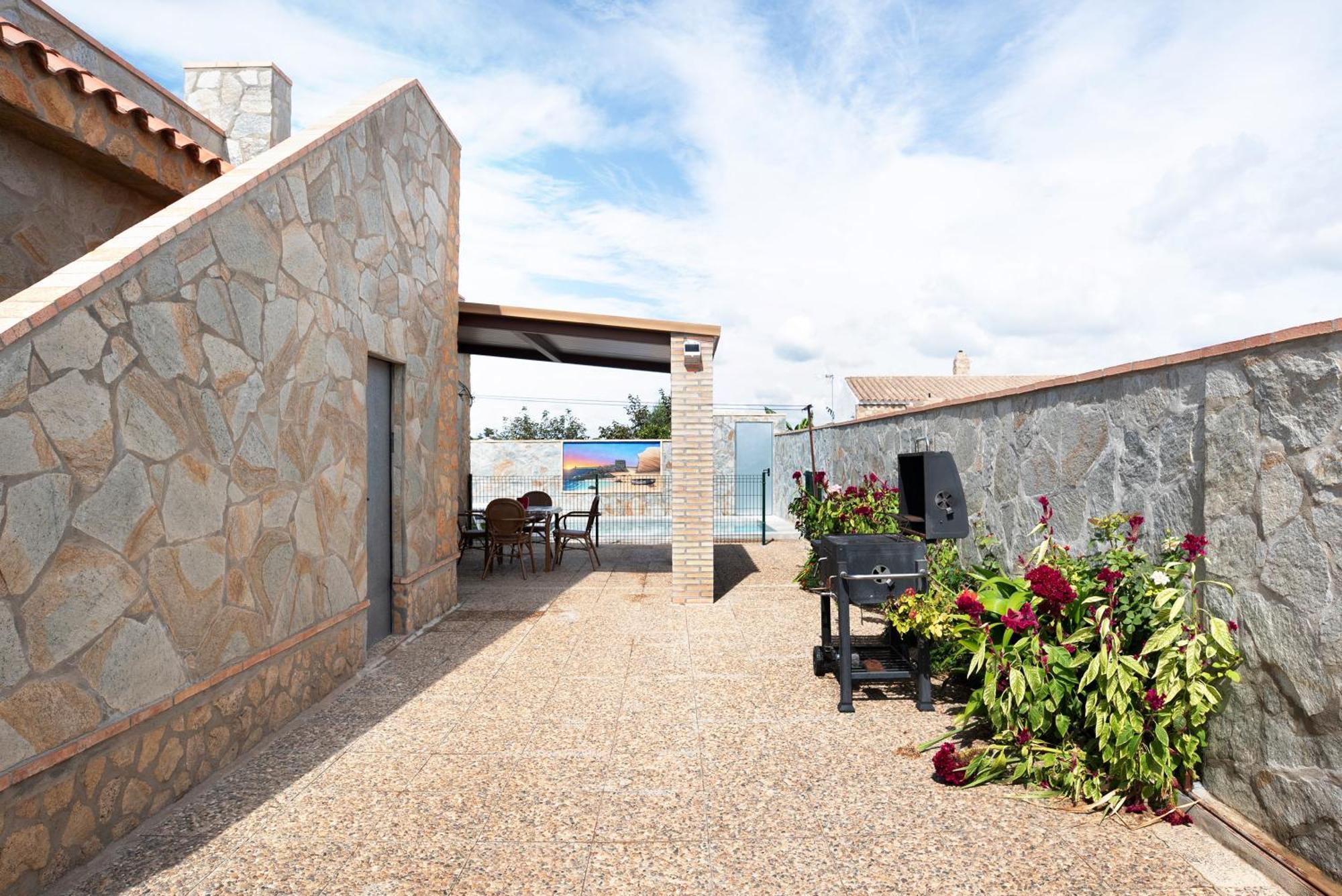 Casa Isabel Villa โกนิล เด ลาฟรอนเตรา ภายนอก รูปภาพ